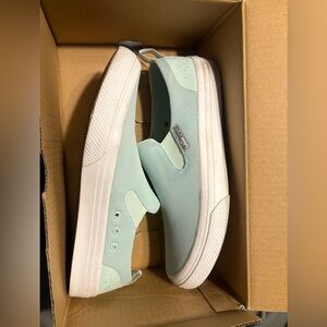 Columbia PFG size 9 shoes